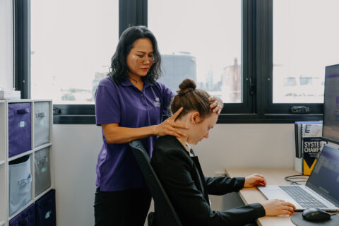 Taking Care Mobile Massage Therapist for Corporate Massage